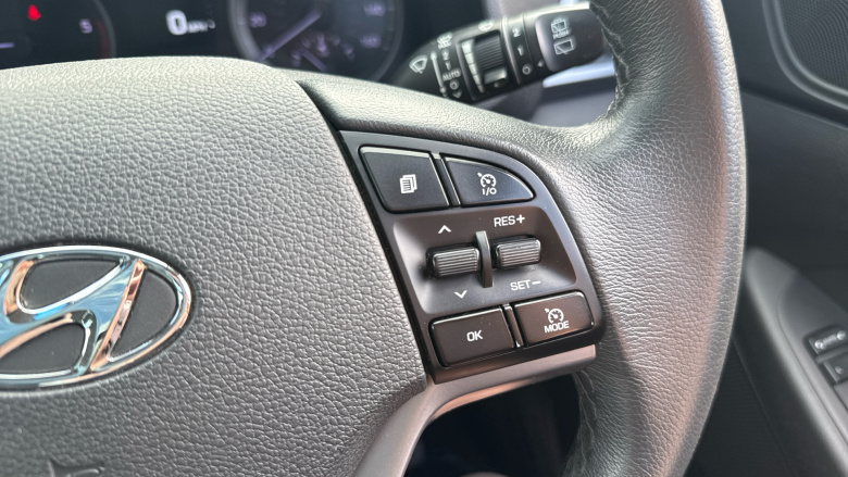 Hyundai Tucson 2.0 CRDi Blue Drive Premium SE 5dr 2WD Diesel Estate